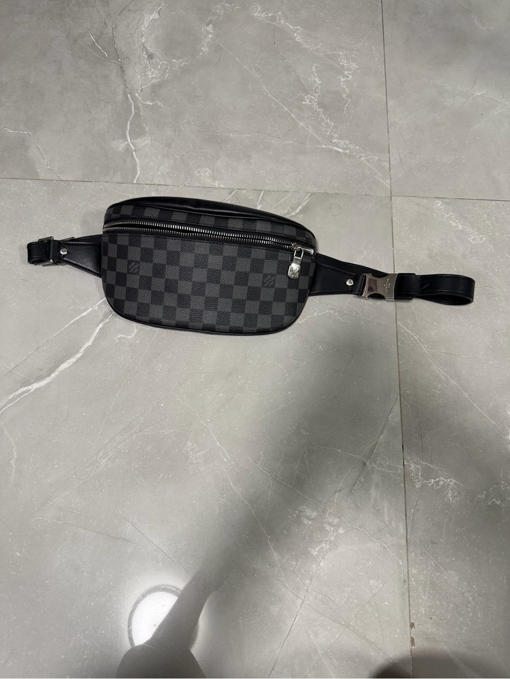 Louis Vuitton Damier Graphite Pochette Homme Ceinture